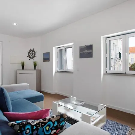 Edgewater Escape Apartment