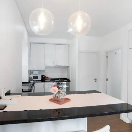 Edgewater Escape Apartment *